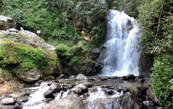 Curug Cipamingkis, Wisata Alam Bogor Pas Untuk Liburan Keluarga ...