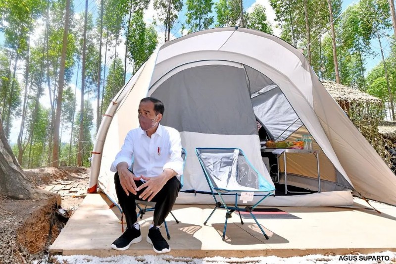 Presiden Jokowi Camping