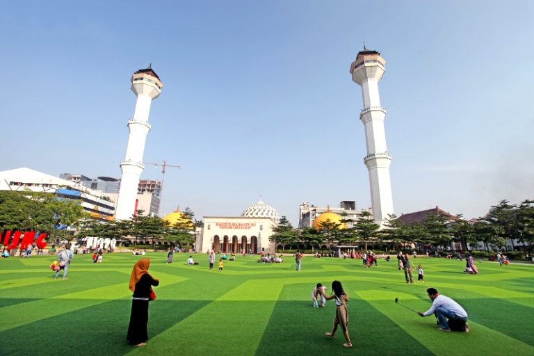 Liburan Di Kota Bandung, Ini 5 Taman Tematik Yang Sangat Asyik