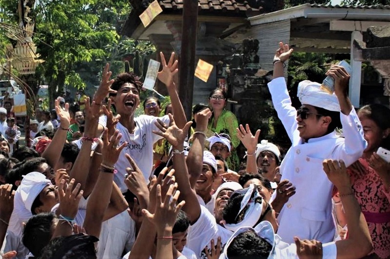Tradisi Mesuryak Tabanan Bali