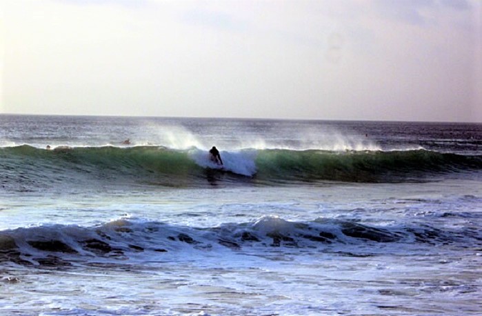 Surfing Pantai Medewi Bali