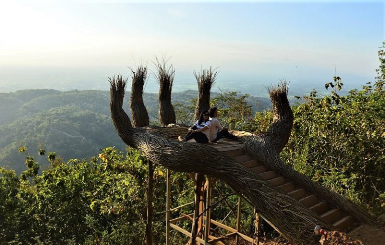 Berburu Spot Foto Eksotik Dan Instagenic Di Hutan Pinus Pengger Bantul 2289