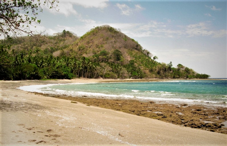 Pantai Batang dan Hara