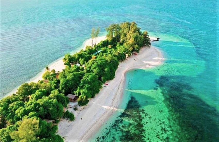 Pulau Beralas Pasir Bintan