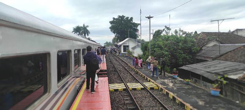 Stasiun Cisaat