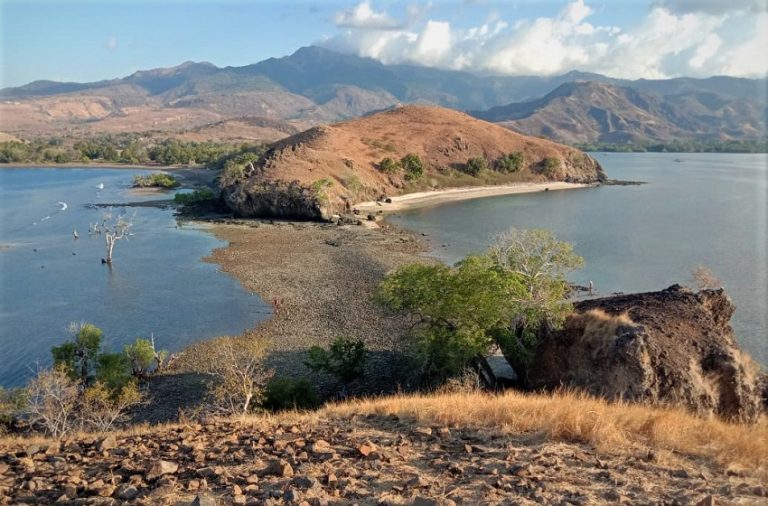 Pulau Nusa Kutu Kabupaten Sikka Suguhkan Pesona Alam Yang Memukau ...