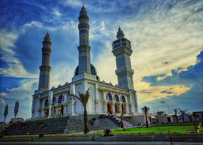 Masjid Agung Madaniyah