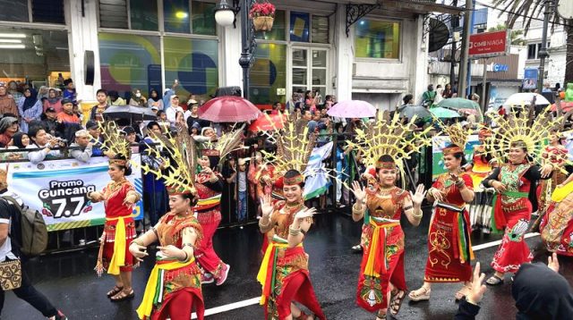 Gelaran Pawai Kendaraan Hias