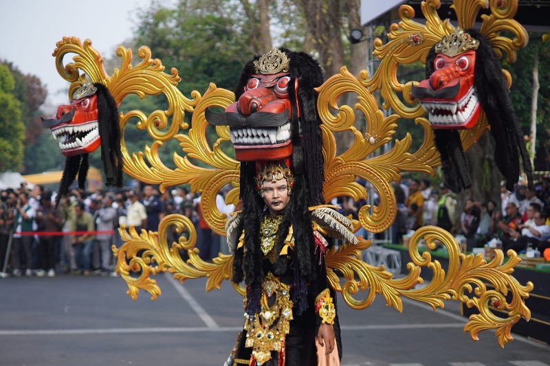 Pawai Kendaraan Hias