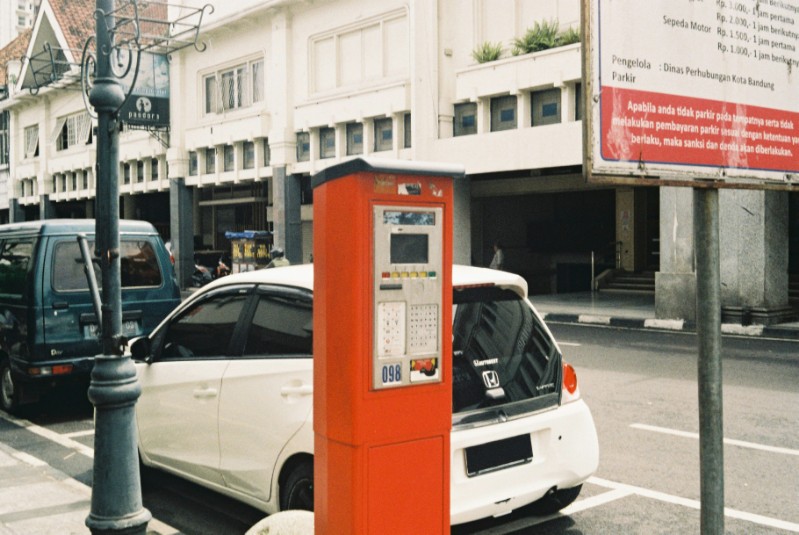 Bayar Parkir Menggunakan QRIS