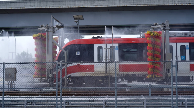 Cuci LRT Jabodebek