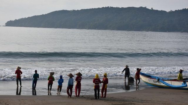 Pantai Batukaras