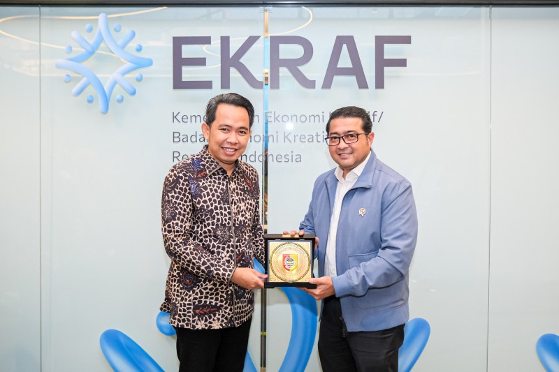 Teuku Riefky Harsya