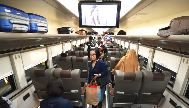 kereta kelas bisnis