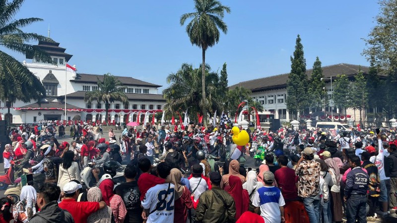 Ribuan Vespa
