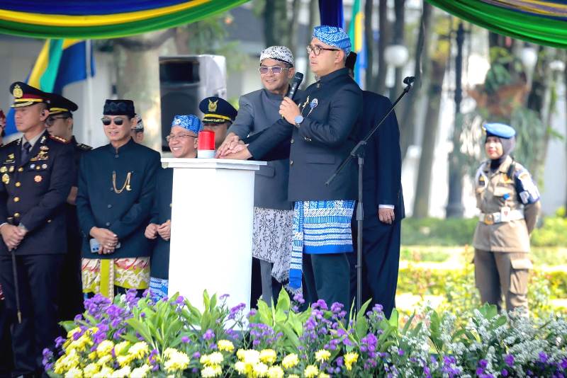 Bandung merayakan hari jadi