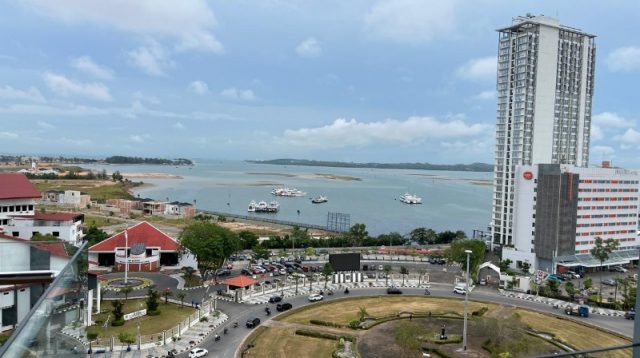 Arus Wisman ke Batam