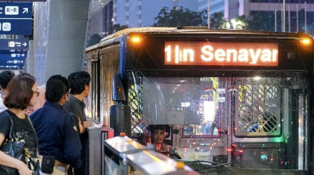 Transjakarta Bergeser