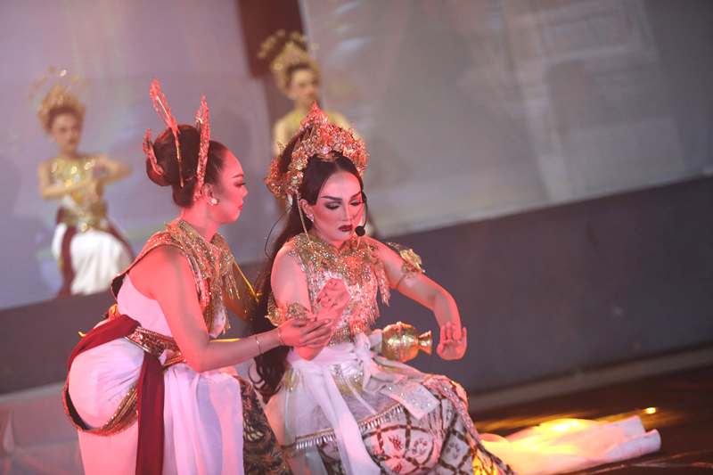 budaya lewat penguatan seni