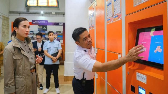 Widiyanti berkeliling Cirebon